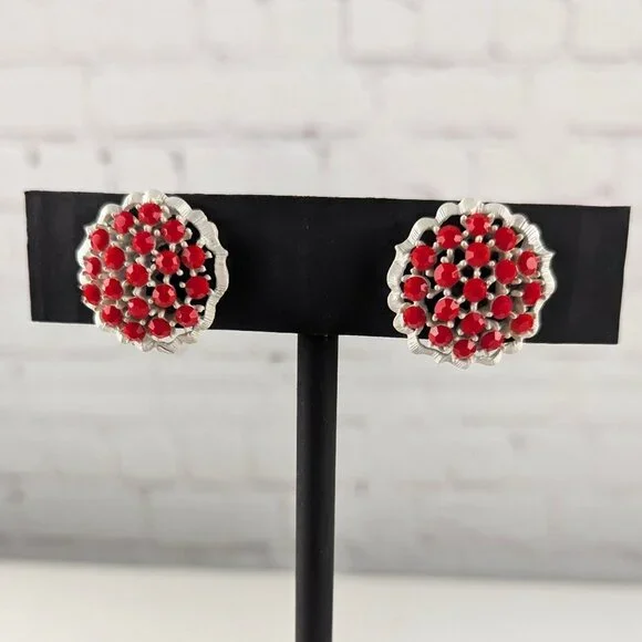 Vintage 50s/60s Red Bouquet Clip-on Earrings - Picture 2 of 7